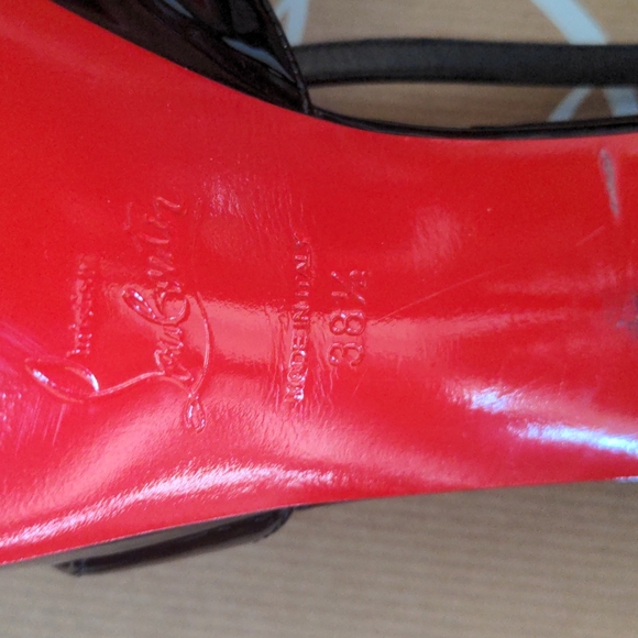 Classic Louboutin stilettos - Picture 8 of 9